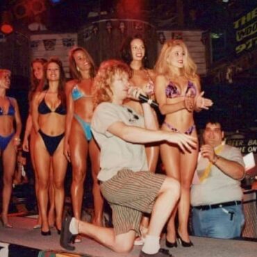 Pete’s Wildlife • 1995 • Bikini Contest
