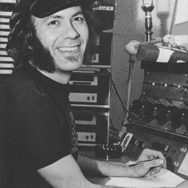 dennis-crash-collins-art-scale-2_00x (1)